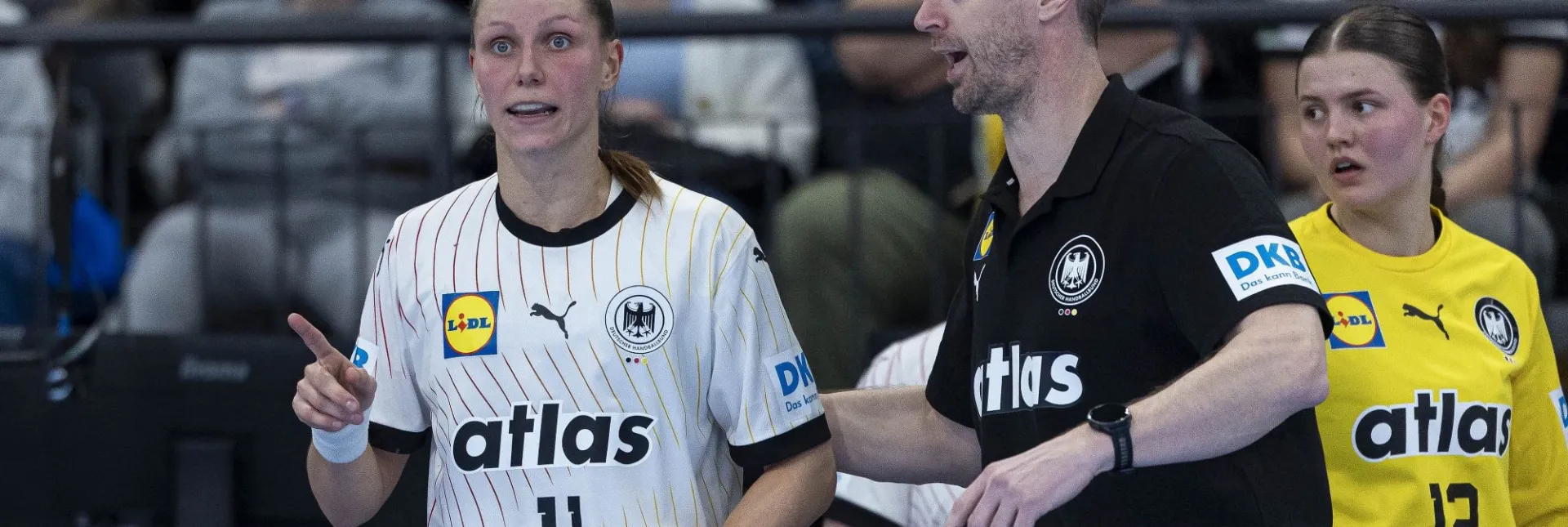 Nationalspielerin Xenia Smits und Bundestrainer Markus Gaugisch. - Foto: Marco Wolf