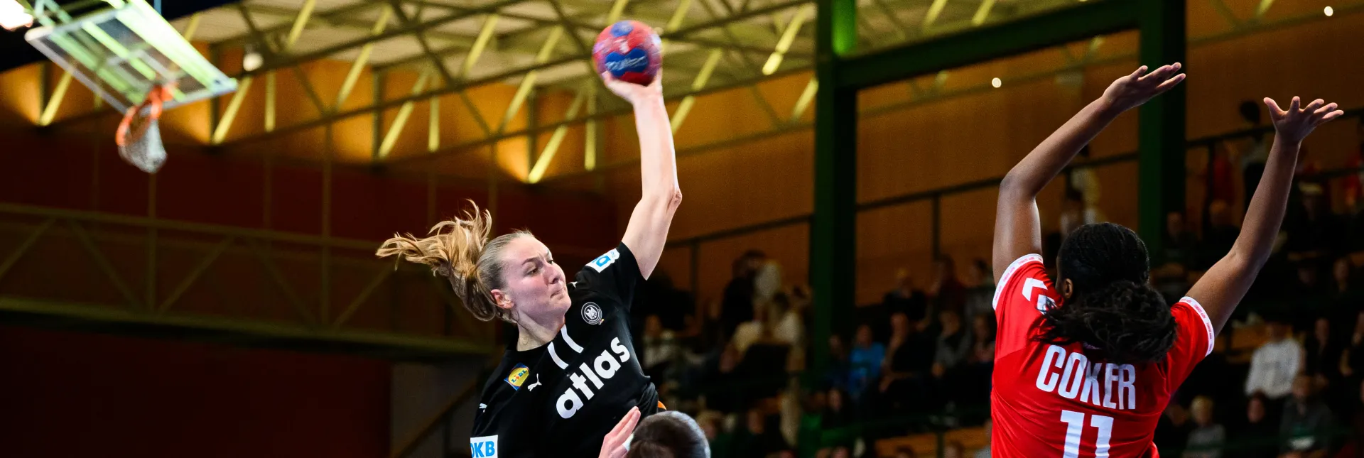 Die deutsche Frauen-Nationalmannschaft gegen die Schweiz