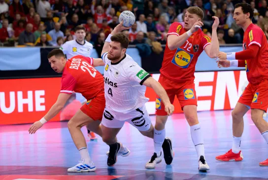 Johannes Golla beim Wurf vom Kreis